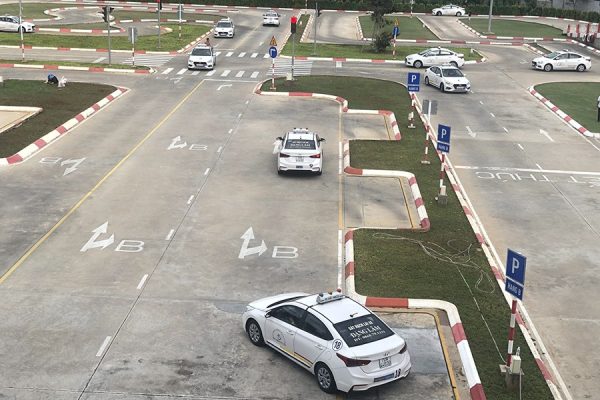 Thi sát hạch bằng lái xe ô tô Hạng B